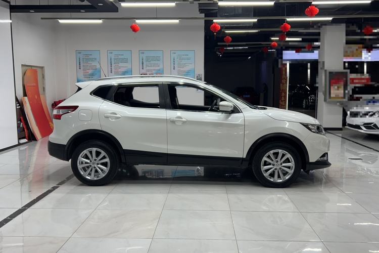 Used Nissan Qashqai 2016 2.0L CVT Elite Edition Exterior 2