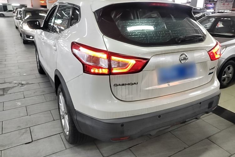 Used Nissan Qashqai 2016 2.0L CVT Elite Edition Exterior 2