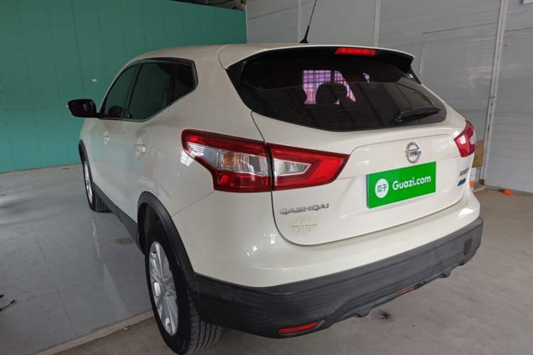 Used Nissan Qashqai 2016 2.0L CVT Elite Edition Exterior 2