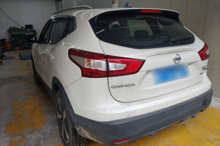 Used Nissan Qashqai 2016 2.0L CVT Luxury Edition Exterior 2