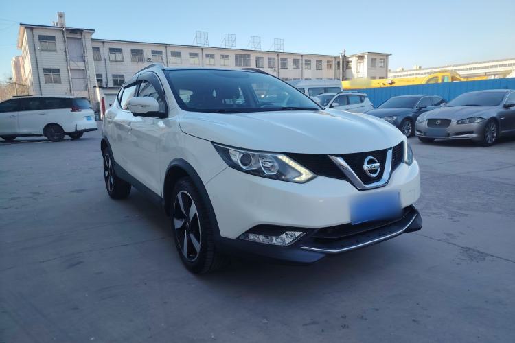 Used Nissan Qashqai 2016 2.0L CVT Luxury Edition Exterior 2