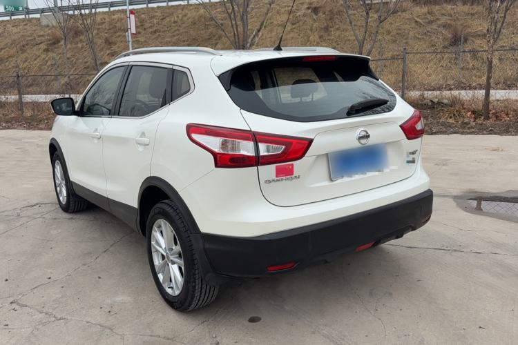 Used Nissan Qashqai 2016 2.0L CVT Elite Edition Exterior 2