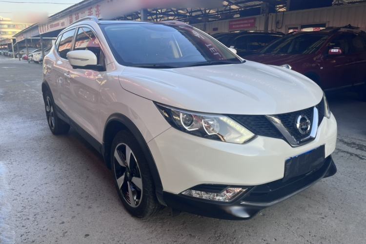 Used Nissan Qashqai 2016 2.0L CVT Luxury Edition Exterior 2