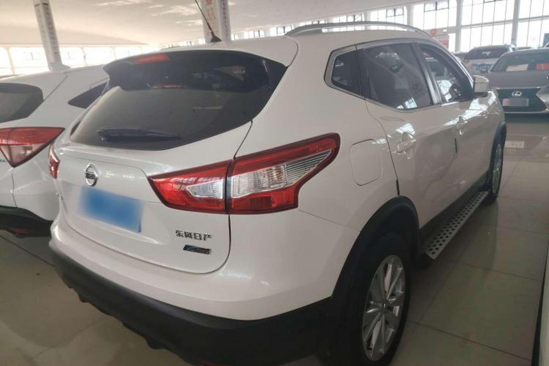 Used Nissan Qashqai 2016 2.0L CVT Elite Edition Exterior 3