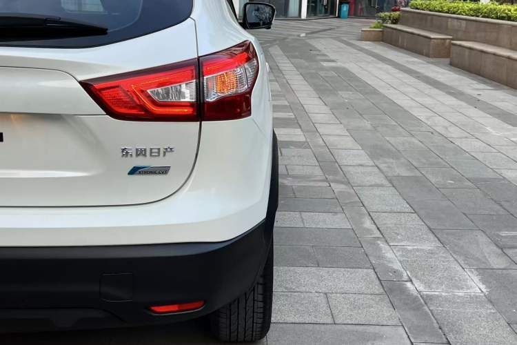 Used Nissan Qashqai 2016 2.0L CVT Luxury Edition Exterior 3
