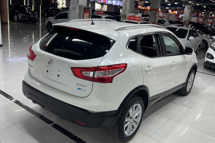 Used Nissan Qashqai 2016 2.0L CVT Elite Edition Exterior 3
