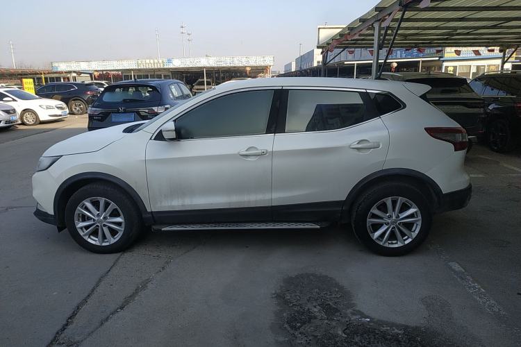Used Nissan Qashqai 2016 2.0L CVT Elite Edition Exterior 3