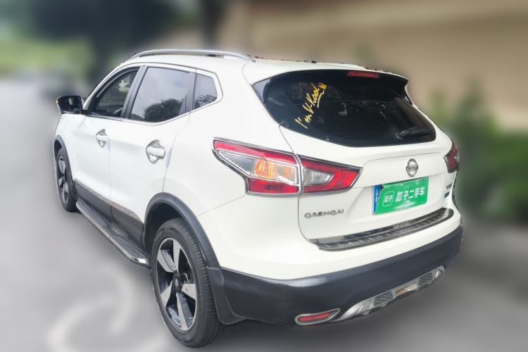 Used Nissan Qashqai 2016 2.0L CVT Luxury Edition Exterior 3