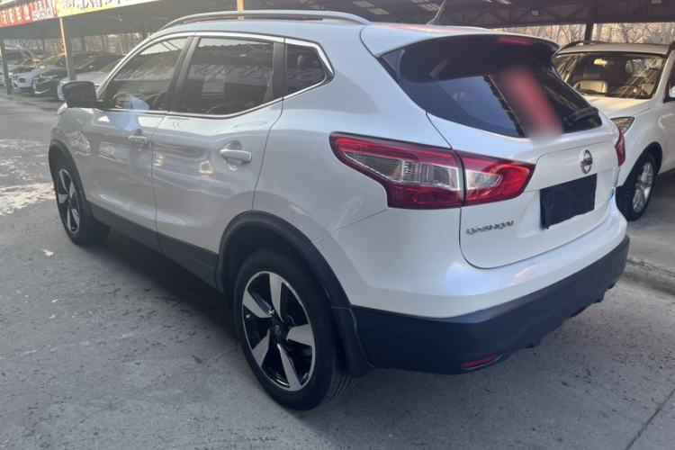 Used Nissan Qashqai 2016 2.0L CVT Luxury Edition Exterior 3