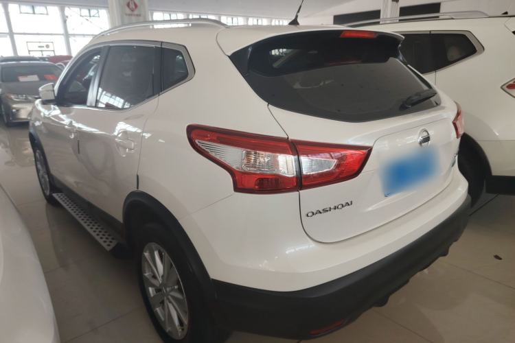 Used Nissan Qashqai 2016 2.0L CVT Elite Edition Exterior 4