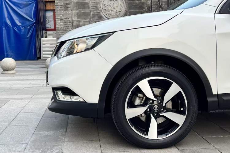 Used Nissan Qashqai 2016 2.0L CVT Luxury Edition Exterior 4