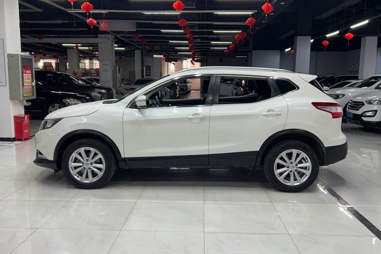 Used Nissan Qashqai 2016 2.0L CVT Elite Edition Exterior 5