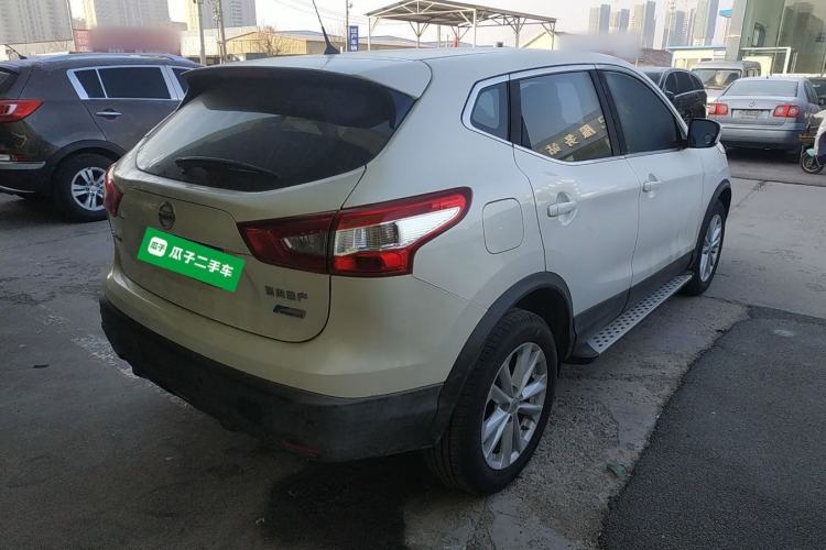 Used Nissan Qashqai 2016 2.0L CVT Elite Edition Exterior 5