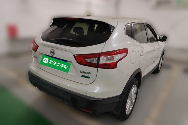 Used Nissan Qashqai 2016 2.0L CVT Elite Edition Exterior 5
