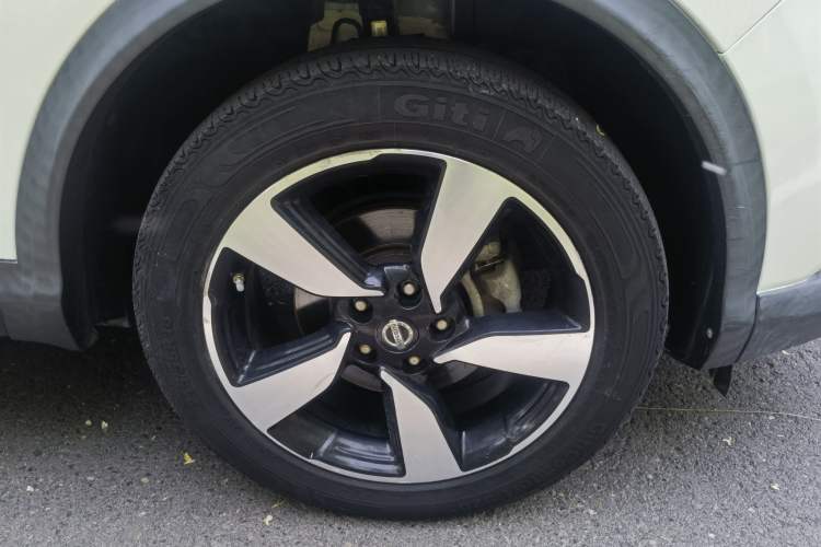 Used Nissan Qashqai 2016 2.0L CVT Luxury Edition Exterior 6