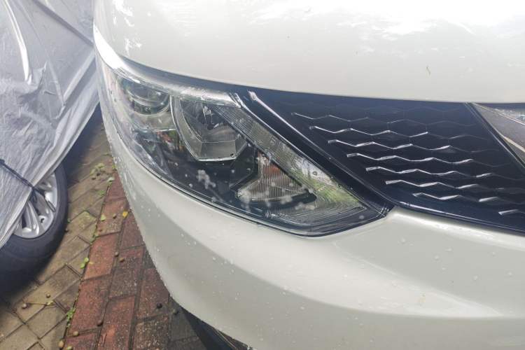 Used Nissan Qashqai 2016 2.0L CVT Elite Edition Exterior 6