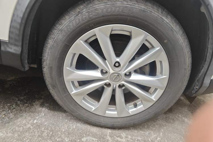 Used Nissan Qashqai 2016 2.0L CVT Elite Edition Exterior 7