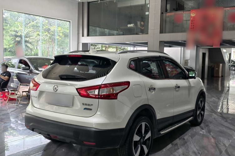 Used Nissan Qashqai 2016 2.0L CVT Luxury Edition Exterior 8