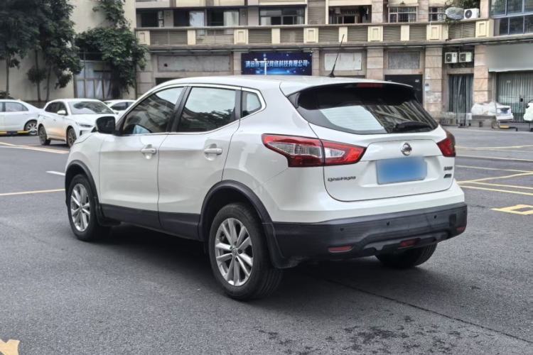Used Nissan Qashqai 2016 2.0L CVT Elite Edition Exterior 8