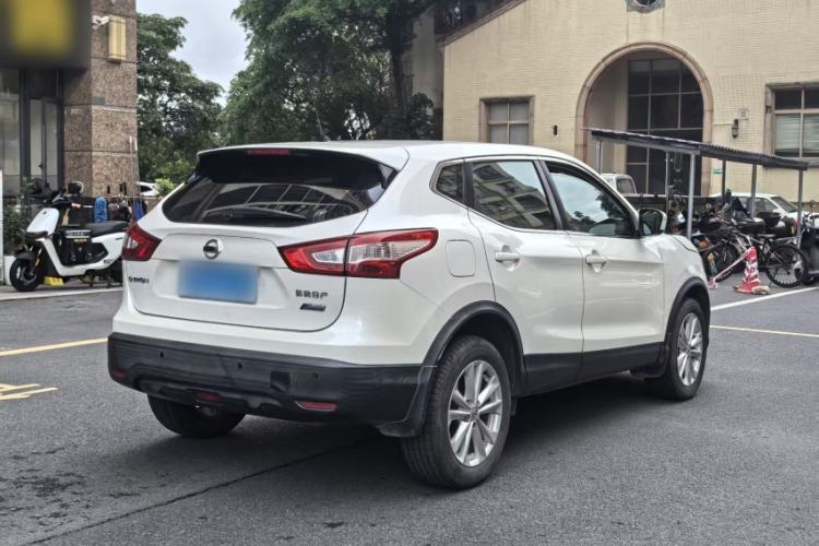 Used Nissan Qashqai 2016 2.0L CVT Elite Edition Exterior 9
