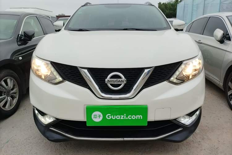 Used Nissan Qashqai 2016 2.0L CVT Luxury Edition Front