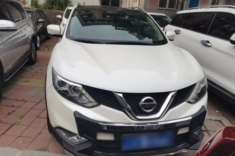 Used Nissan Qashqai 2016 2.0L CVT Luxury Edition Front