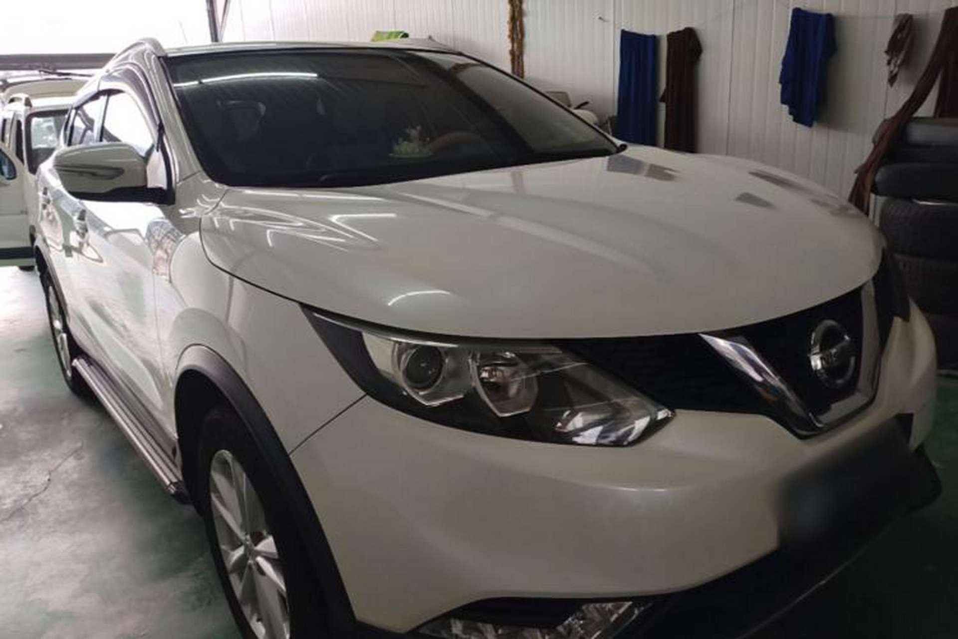 Used Nissan Qashqai 2016 2.0L CVT Elite Edition Front Right 45 Deg
