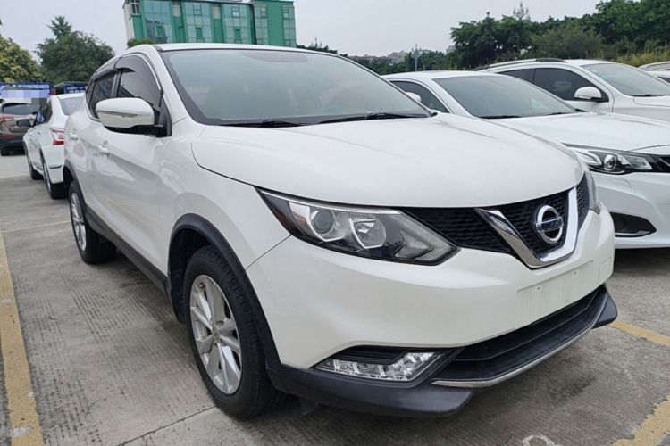 Used Nissan Qashqai 2016 2.0L CVT Elite Edition Front Right 45 Deg