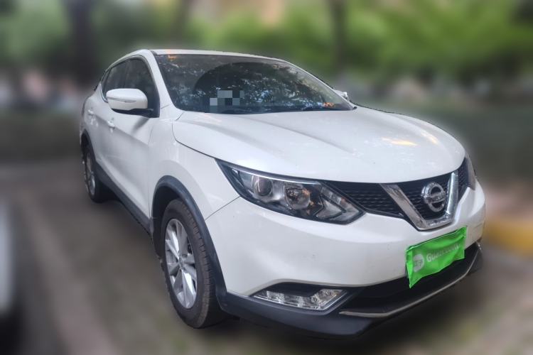 Used Nissan Qashqai 2016 2.0L CVT Elite Edition Front Right 45 Deg