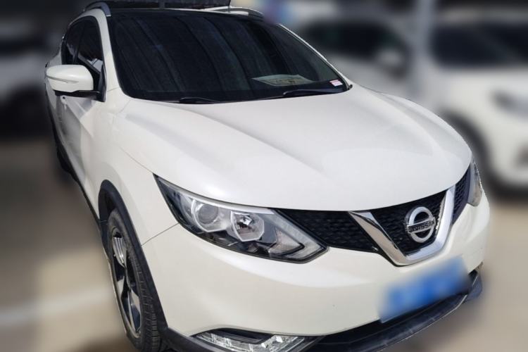 Used Nissan Qashqai 2016 2.0L CVT Luxury Edition Front Right 45 Deg