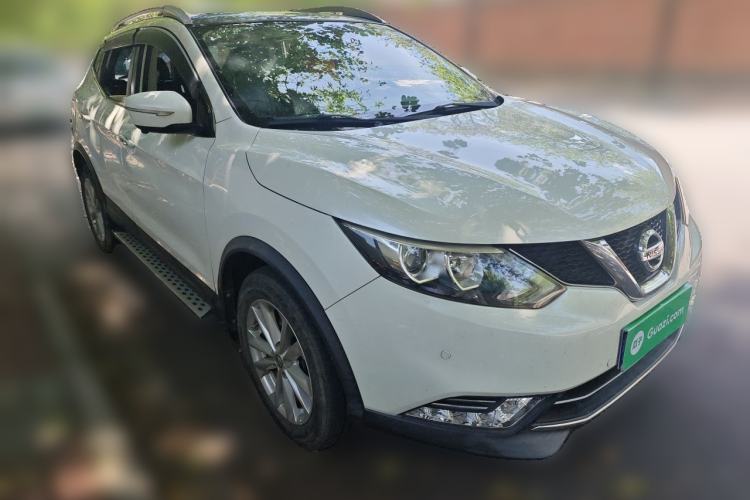 Used Nissan Qashqai 2016 2.0L CVT Elite Edition Front Right 45 Deg