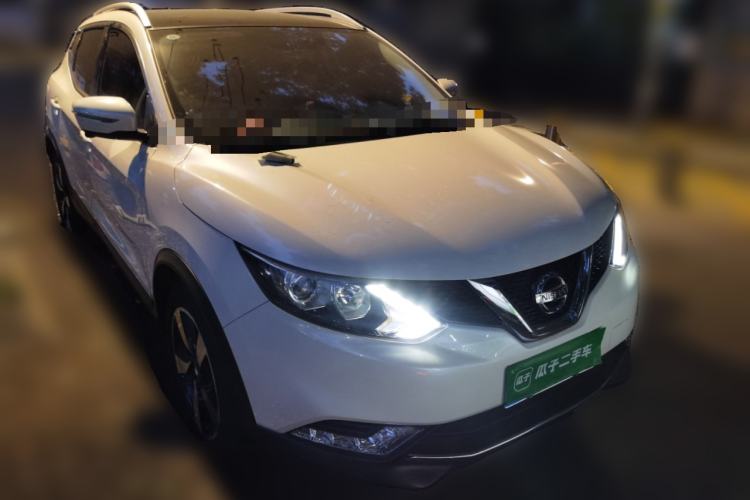 Used Nissan Qashqai 2016 2.0L CVT Luxury Edition Front Right 45 Deg