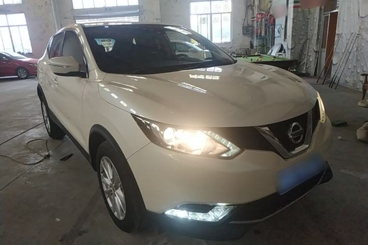 Used Nissan Qashqai 2016 2.0L CVT Elite Edition Front Right 45 Deg