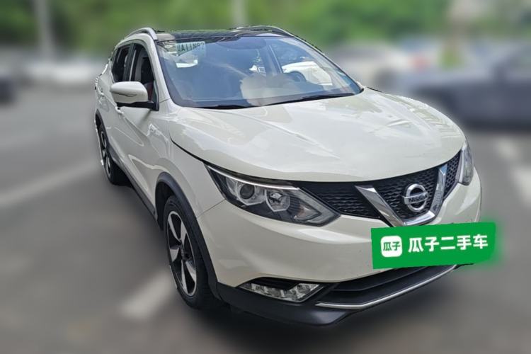 Used Nissan Qashqai 2016 2.0L CVT Luxury Edition Front Right 45 Deg