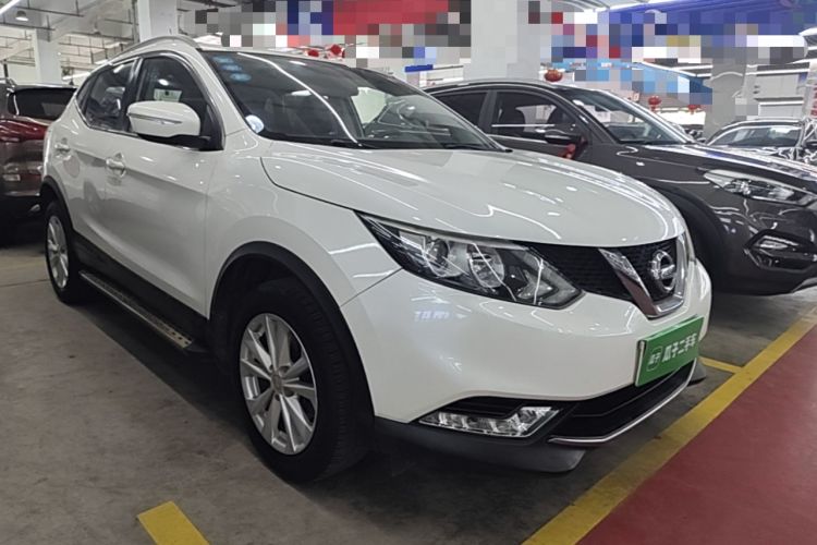 Used Nissan Qashqai 2016 2.0L CVT Elite Edition Front Right 45 Deg