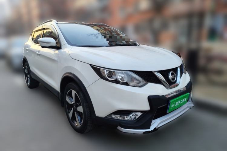 Used Nissan Qashqai 2016 2.0L CVT Luxury Edition Front Right 45 Deg