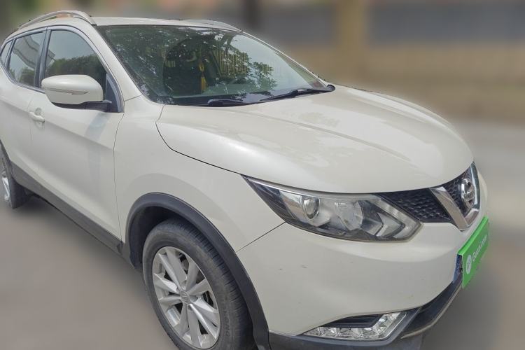 Used Nissan Qashqai 2016 2.0L CVT Elite Edition Front Right 45 Deg