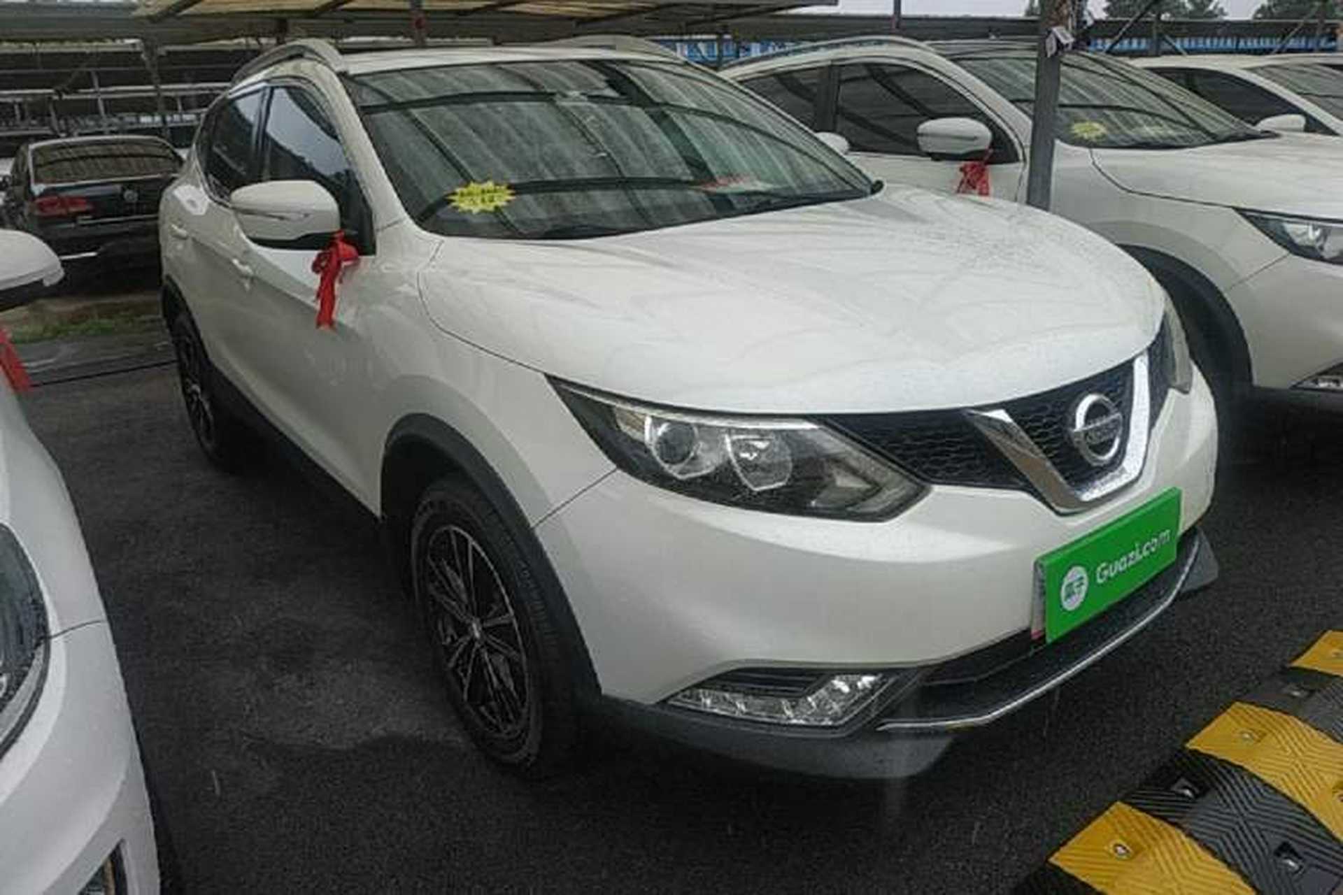 Used Nissan Qashqai 2016 2.0L CVT Elite Edition Front Right 45 Deg