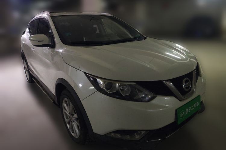 Used Nissan Qashqai 2016 2.0L CVT Elite Edition Front Right 45 Deg