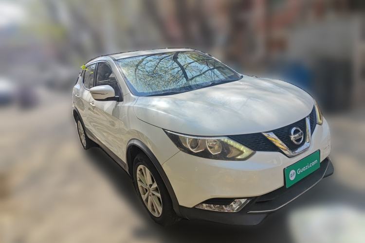 Used Nissan Qashqai 2016 2.0L CVT Elite Edition Front Right 45 Deg