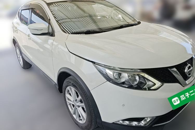Used Nissan Qashqai 2016 2.0L CVT Elite Edition Front Right 45 Deg