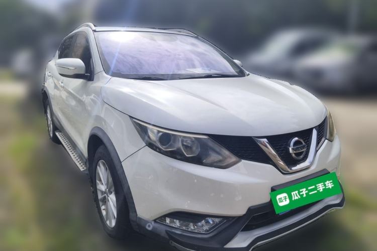 Used Nissan Qashqai 2016 2.0L CVT Elite Edition Front Right 45 Deg