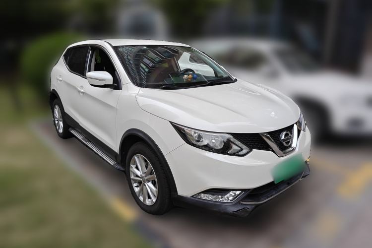 Used Nissan Qashqai 2016 2.0L CVT Elite Edition Front Right 45 Deg