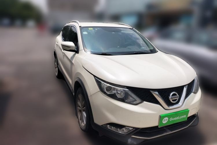 Used Nissan Qashqai 2016 2.0L CVT Elite Edition Front Right 45 Deg