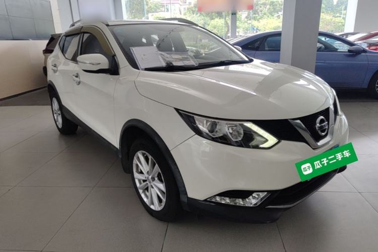 Used Nissan Qashqai 2016 2.0L CVT Elite Edition Front Right 45 Deg