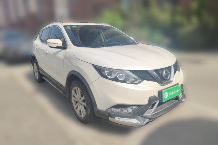 Used Nissan Qashqai 2016 2.0L CVT Elite Edition Front Right 45 Deg