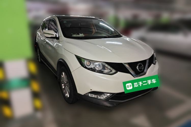 Used Nissan Qashqai 2016 2.0L CVT Elite Edition Front Right 45 Deg