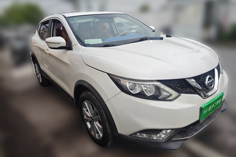 Used Nissan Qashqai 2016 2.0L CVT Elite Edition Front Right 45 Deg