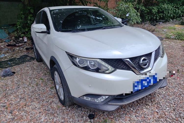 Used Nissan Qashqai 2016 2.0L CVT Elite Edition Front Right 45 Deg