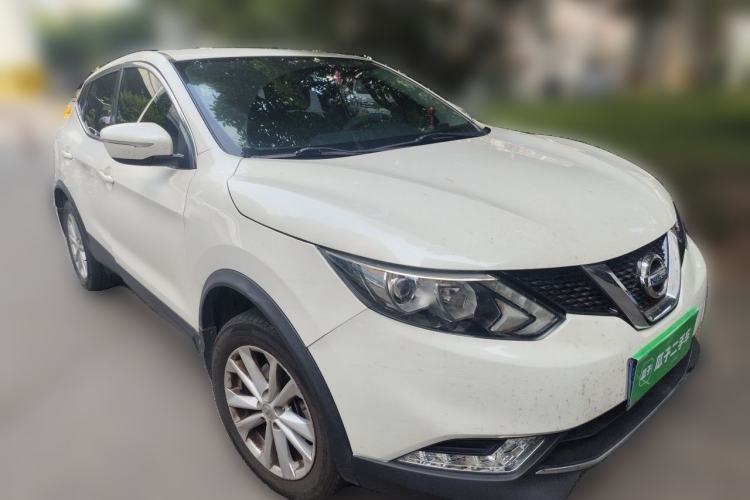 Used Nissan Qashqai 2016 2.0L CVT Elite Edition Front Right 45 Deg